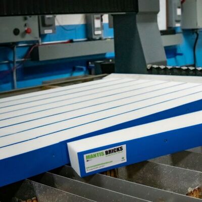 Кирпичи высокой плотности для резки с водяным струем для абразивных машин с водяным струем, долговечные кирпичи для резервуаров с водяным струем, износостойкие кирпичи для защиты стола резки с водяным струем и поглощения абразивных ударов